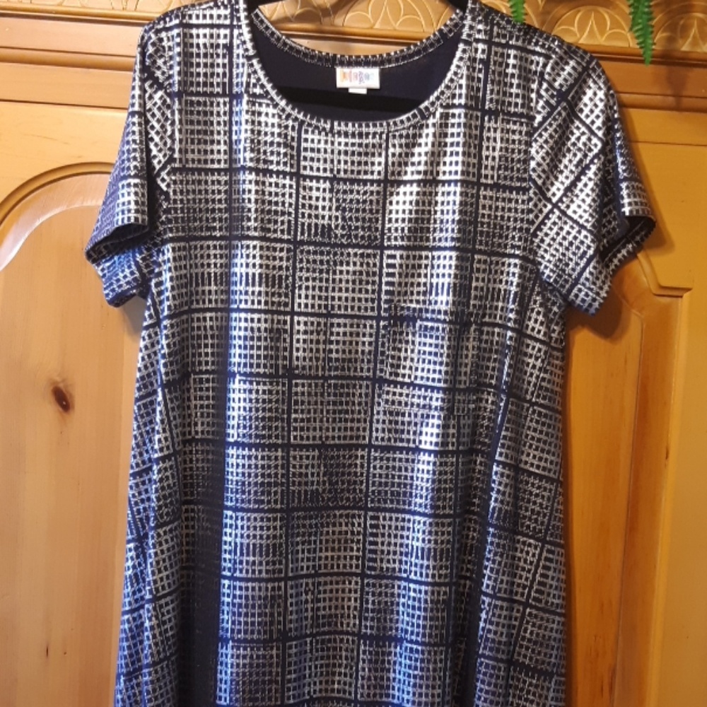 NWOT Lularoe Elegant Carly